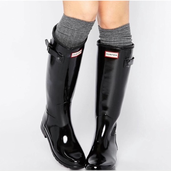 Hunter Original Tall Gloss Wellington Waterproof Rain Boots in Black - Picture 3 of 12